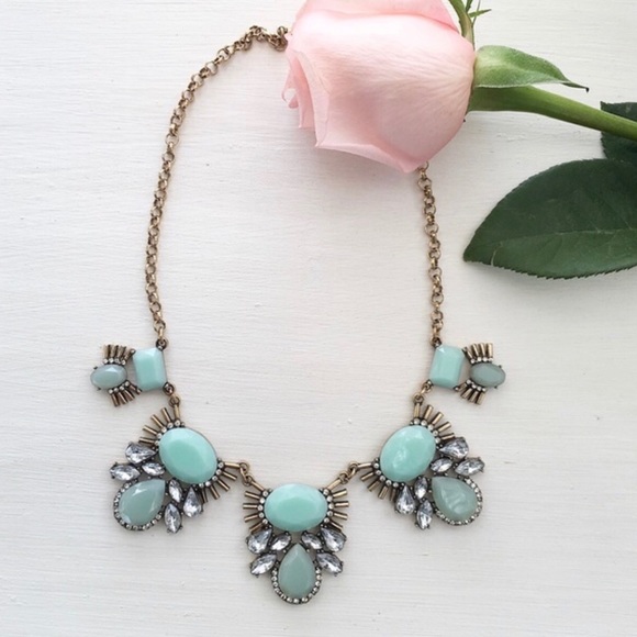 Mint Statement Necklace - Picture 3 of 5